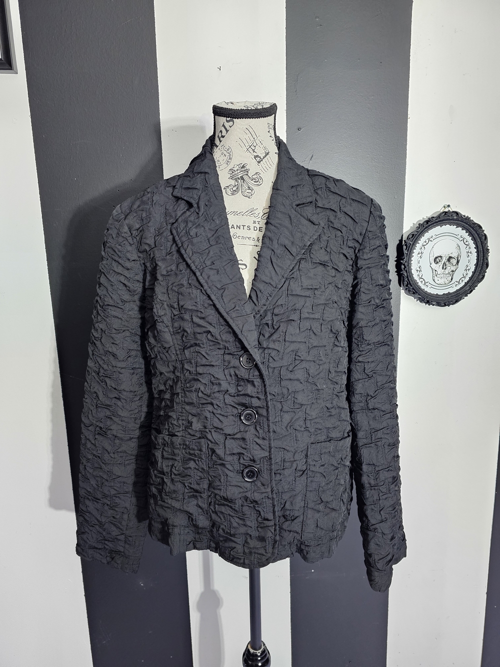 Vintage Black Textured Button-Front Blazer